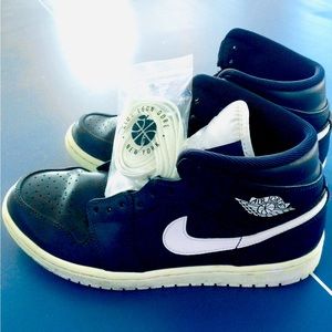 Boy’s Nike  Air Jordan sneaker size us 8.5